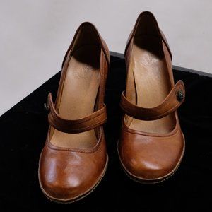 Frye Distressed Mary Jane Heels 9.5